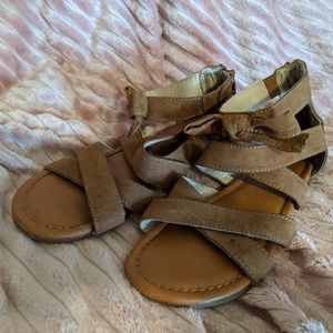 Girl's sandals